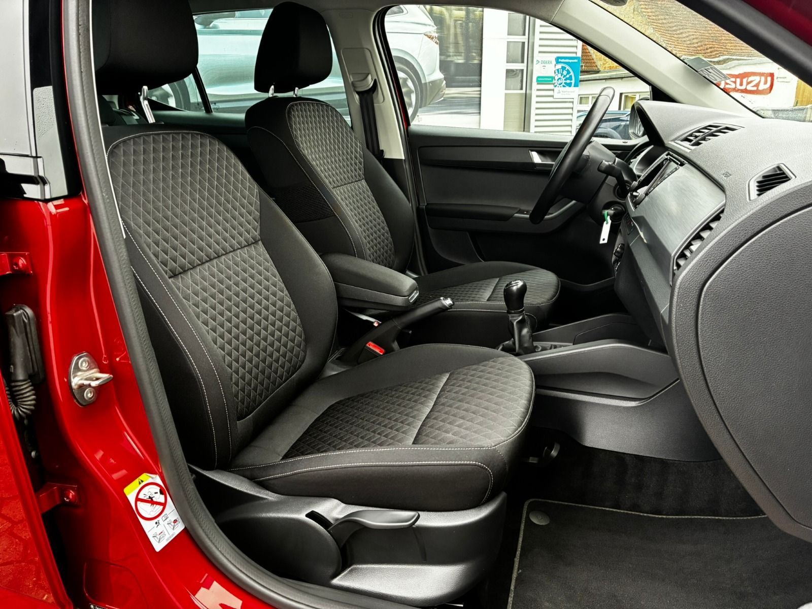 Fahrzeugabbildung SKODA Fabia 95PS 5-Gang*GRA*PDC*Climatronic*Euro6