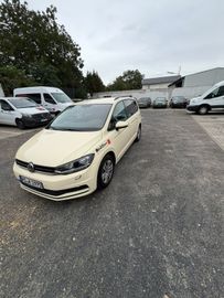 Volkswagen Touran - 1