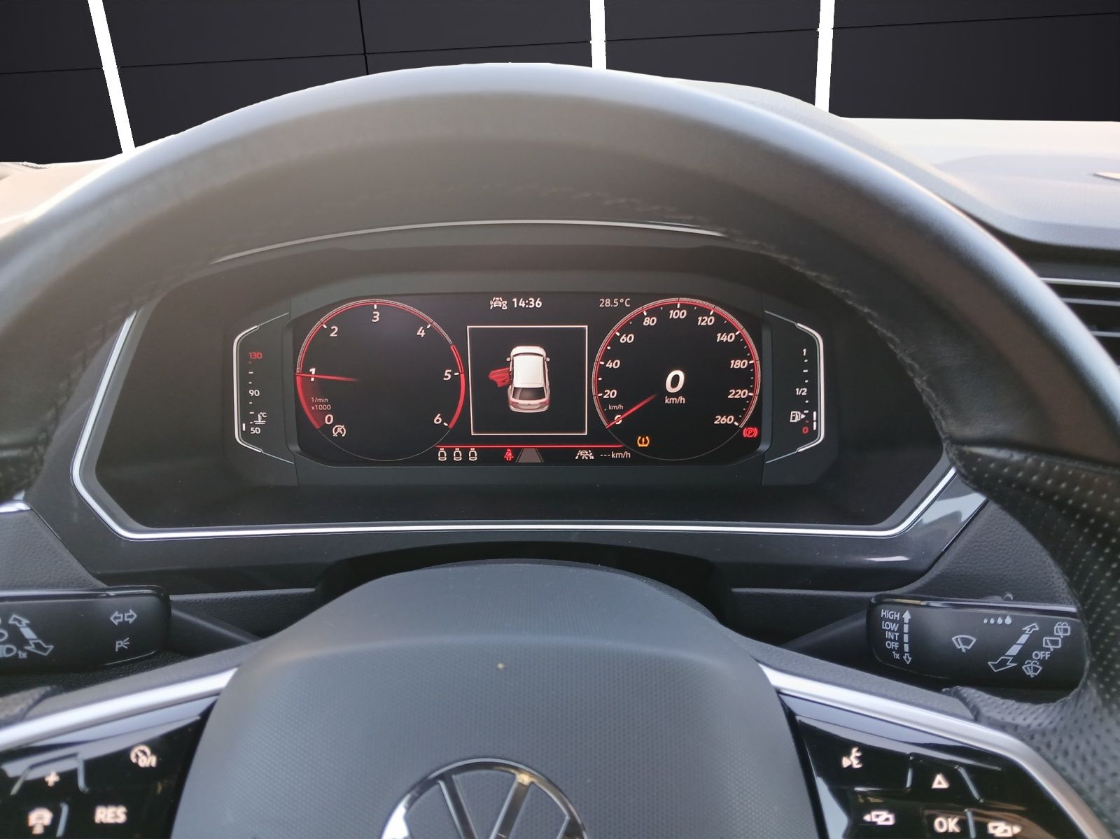 Fahrzeugabbildung Volkswagen Tiguan TDI R-Line FAHRSCHULE