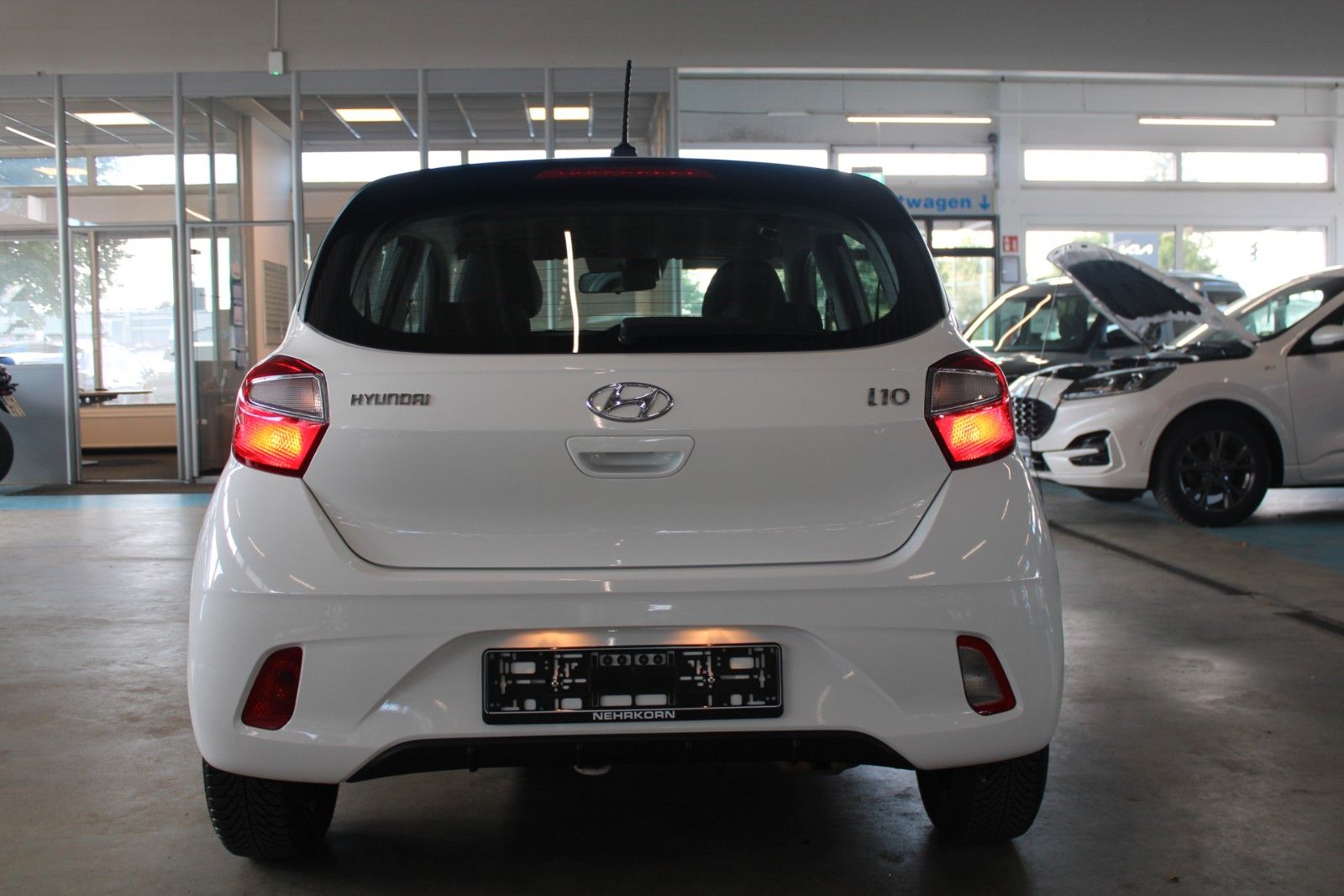 Fahrzeugabbildung Hyundai i10 1.0 Select 5-Türen KLIMA + Allwetterreifen