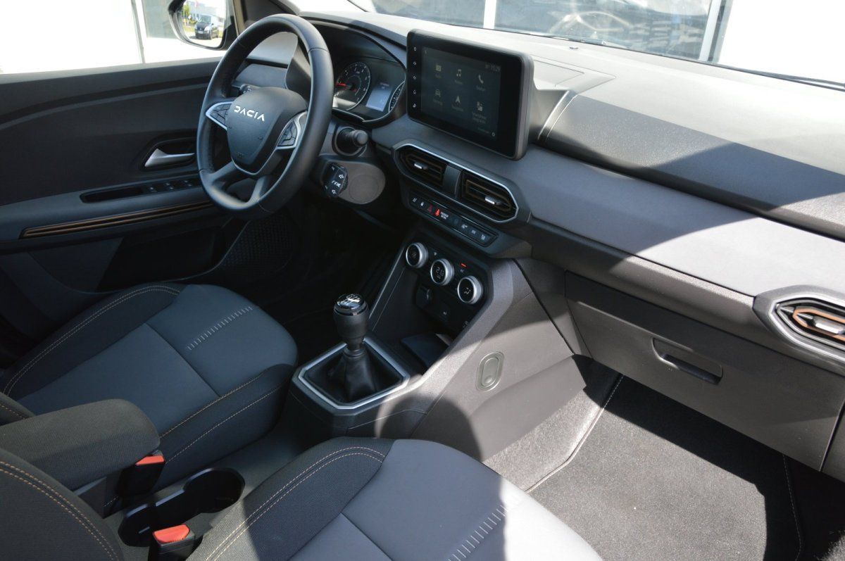 Fahrzeugabbildung Dacia Jogger   Extreme+ AHK SHZ LED 7-Sitzer