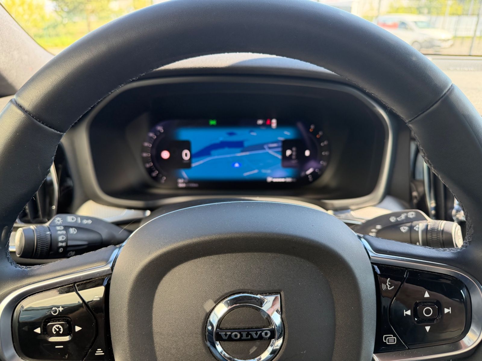 Fahrzeugabbildung Volvo V60 Kombi Plus Dark