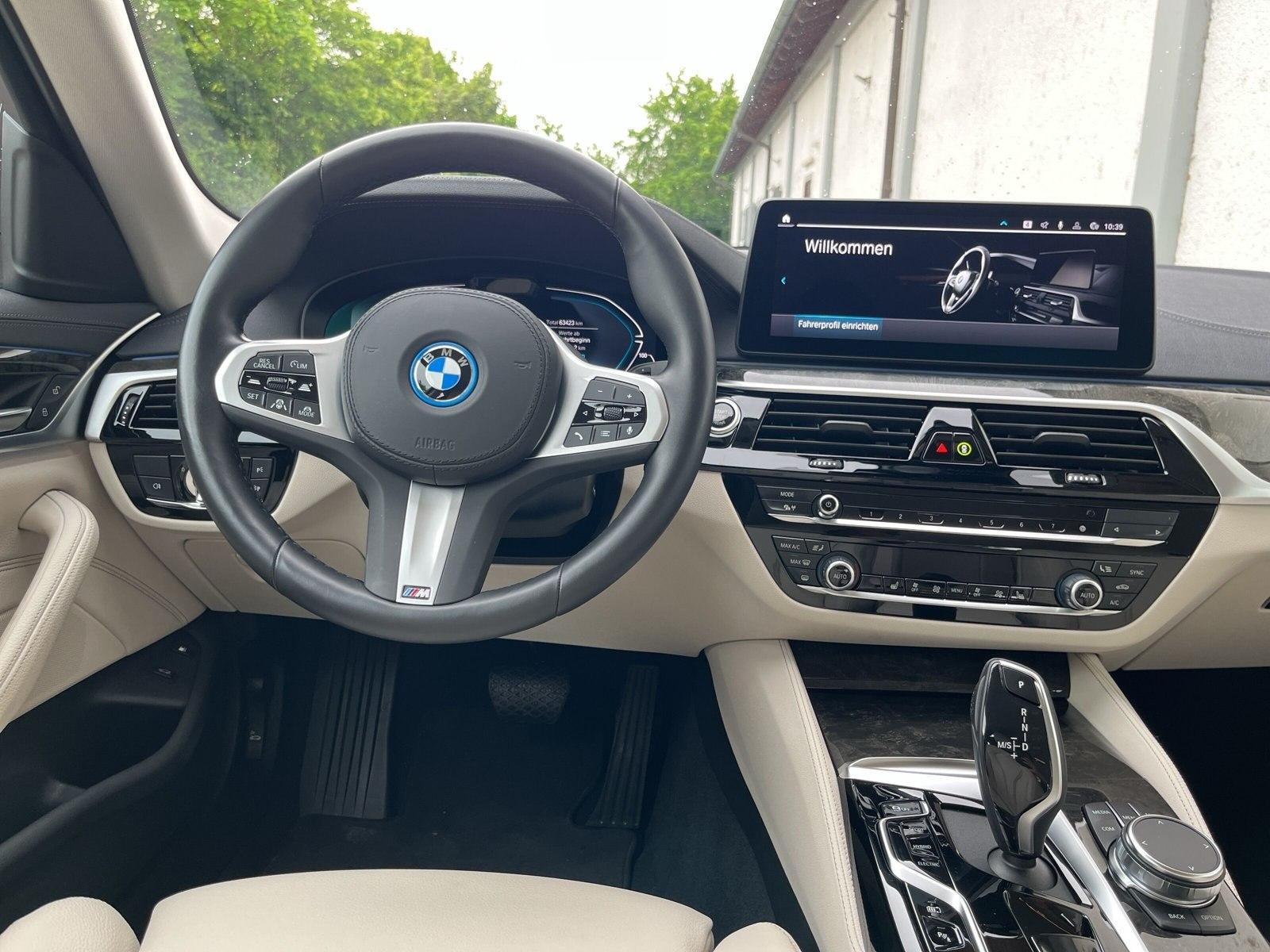 BMW 530e xDrive Limousine Head-Up Laser RFK