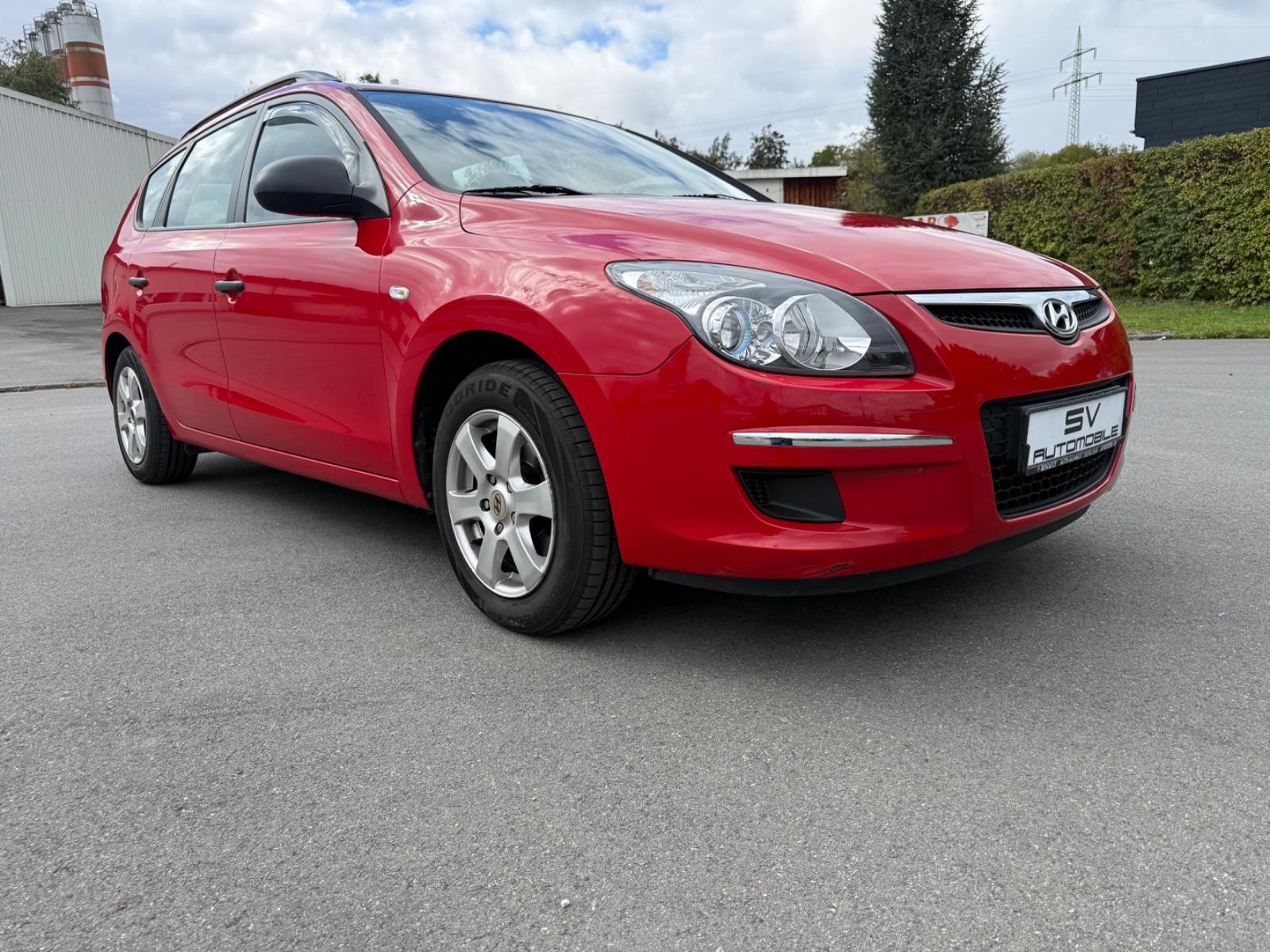 Hyundai i30 2009 — салон