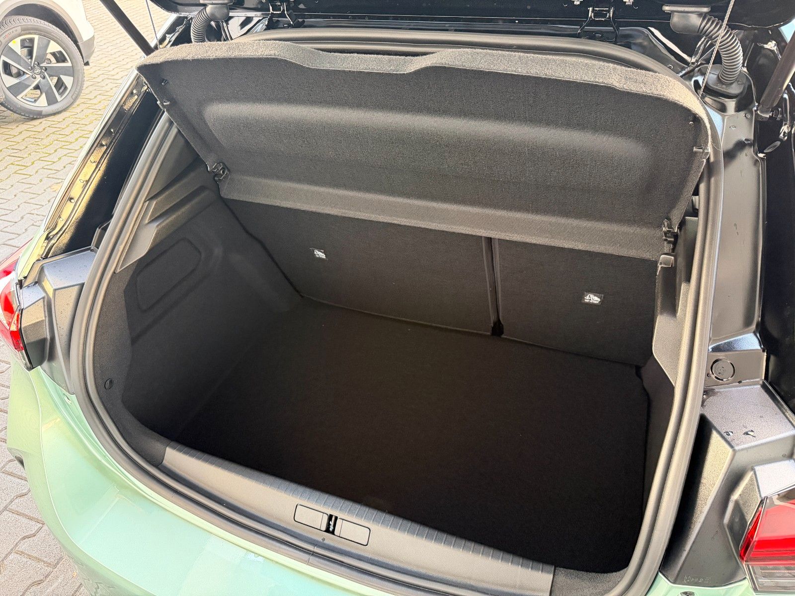 Fahrzeugabbildung Opel Corsa F YES 110PS Hybrid Automatik/LED!
