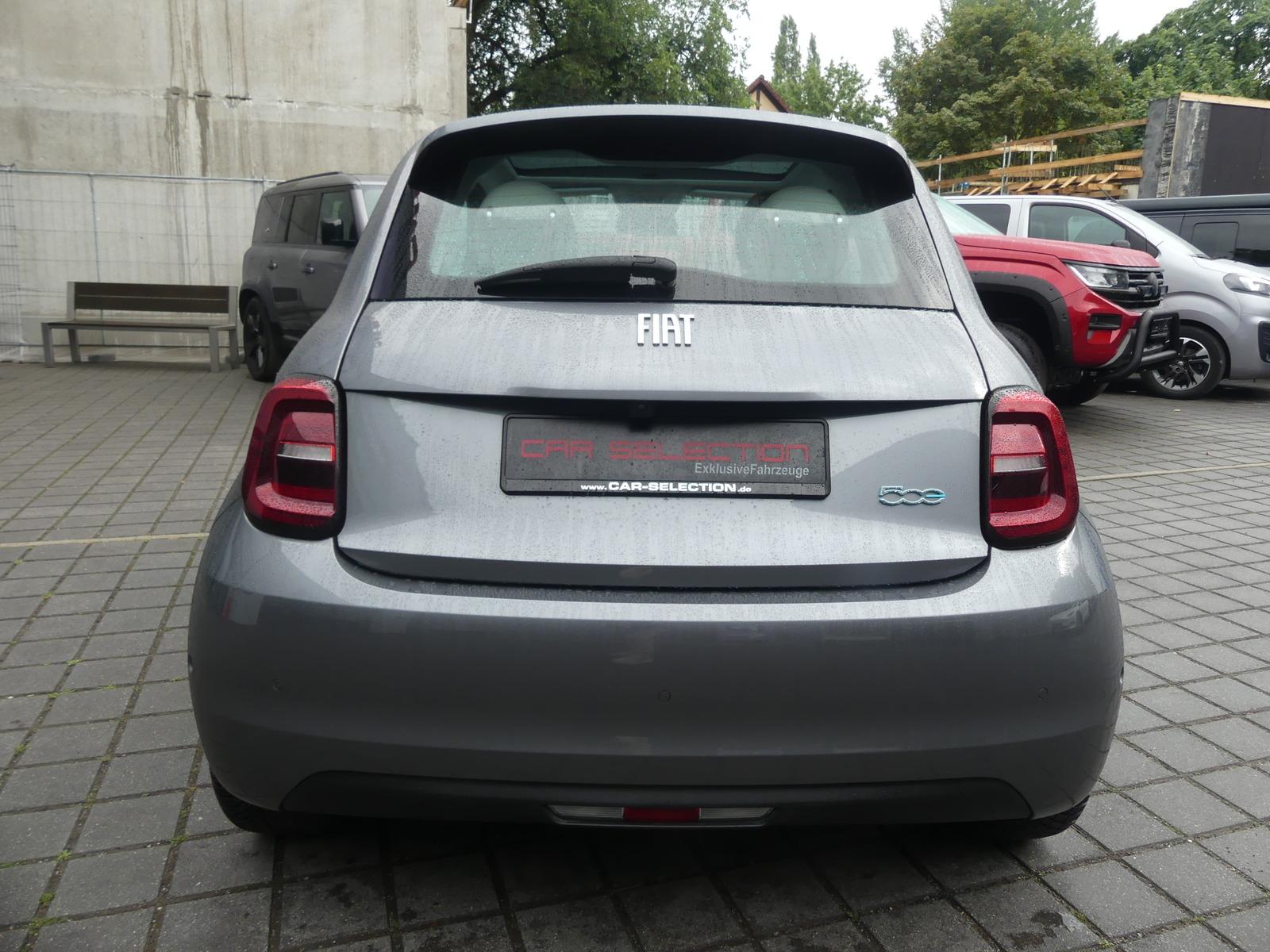 Fiat 500e La Prima by Bocelli 87KW PANO/LED/KAM/ACC