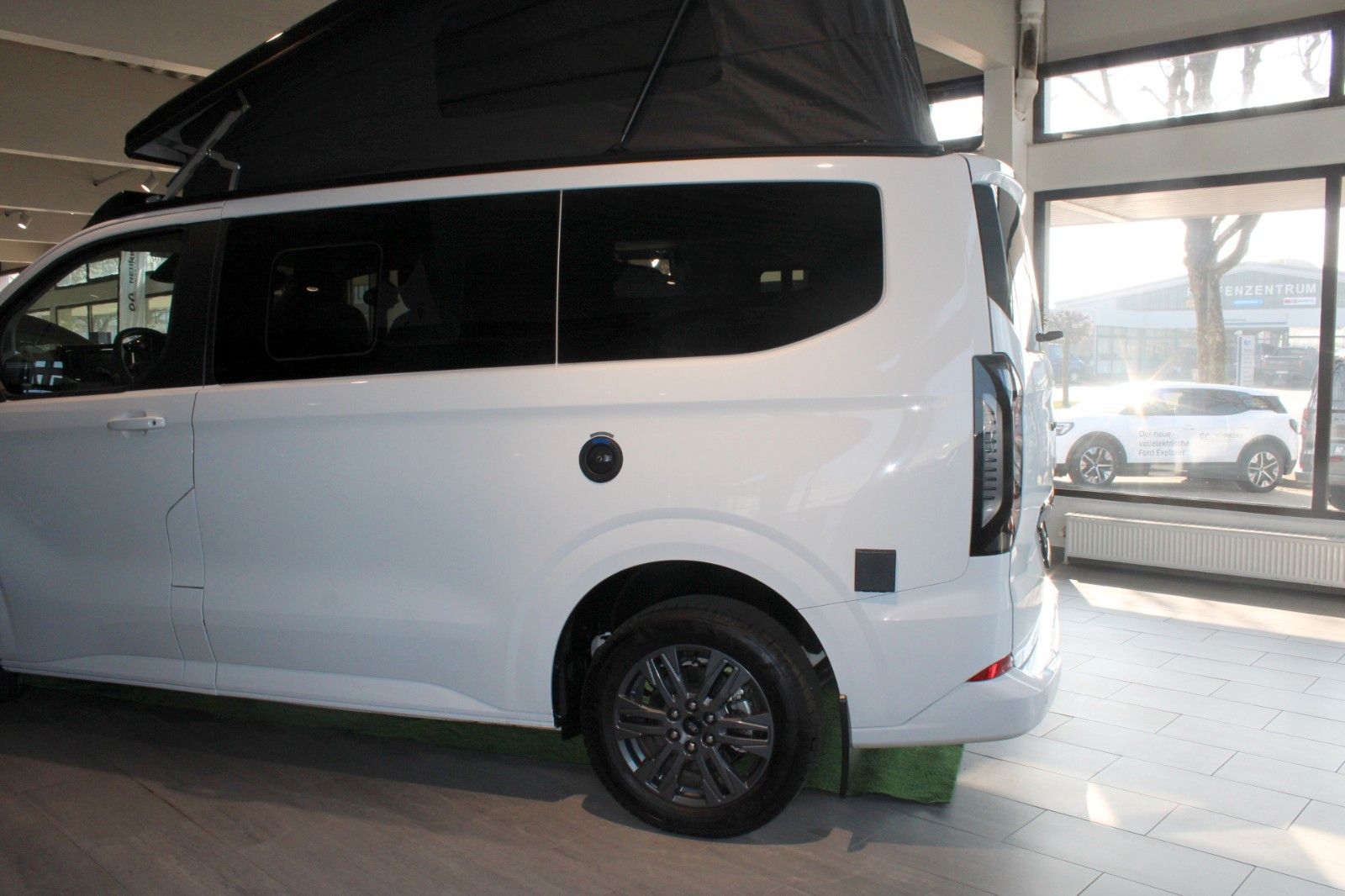 Fahrzeugabbildung Ford NUGGET L1 Titanium MARKISE + Aufstelldach SOFORT