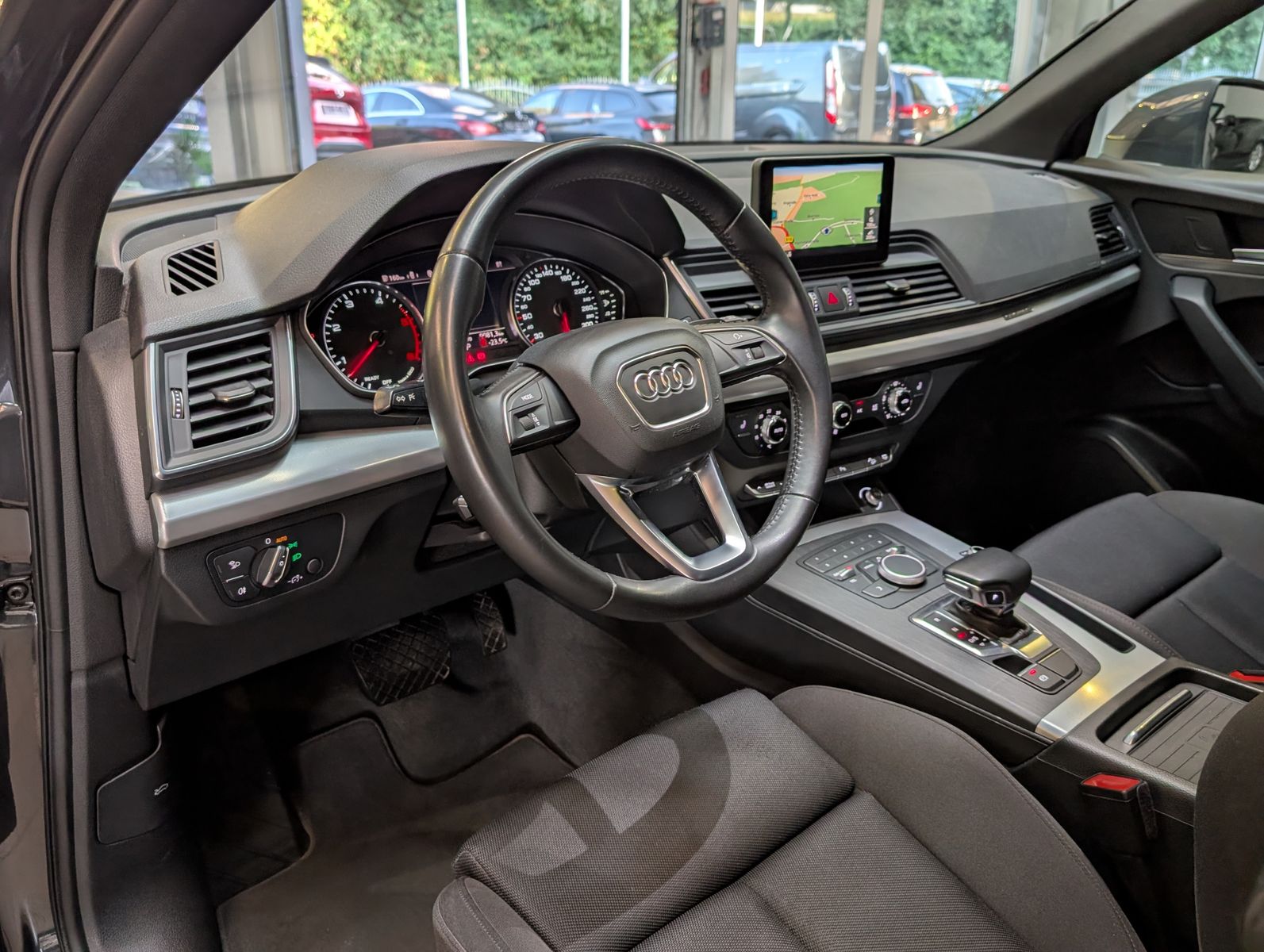 Fahrzeugabbildung Audi Q5 45 TDI Quattro S-Line Sport TEMP MMI SHZ 20"