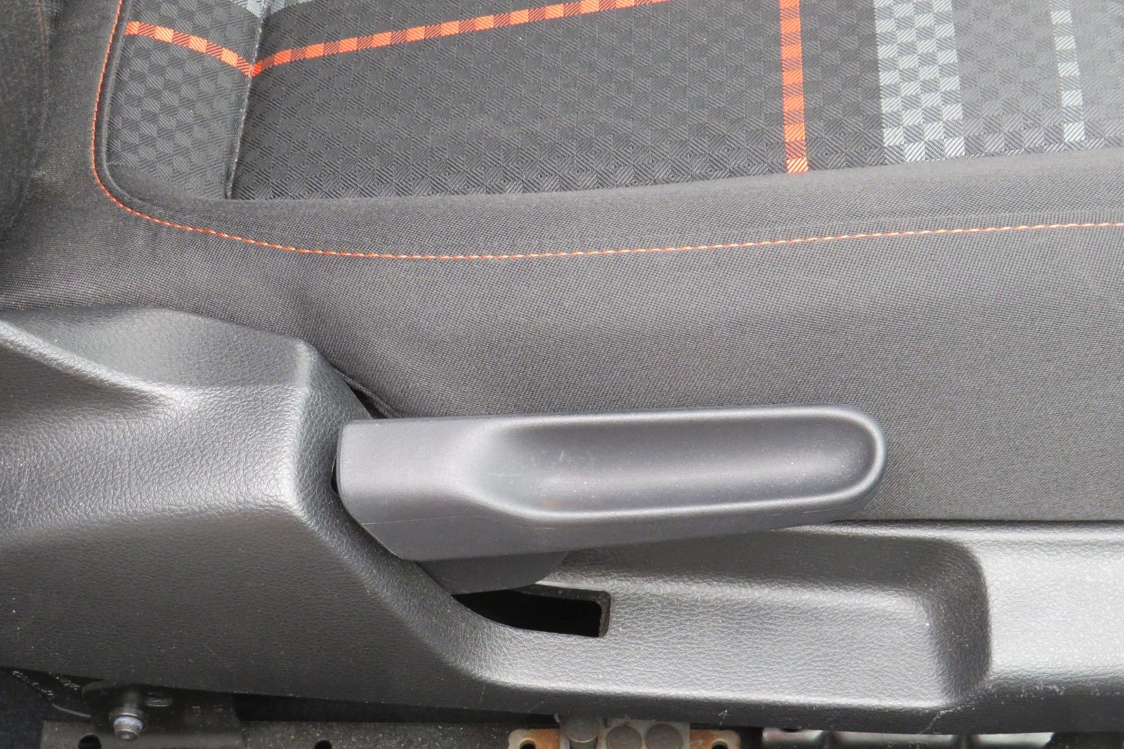 Fahrzeugabbildung Volkswagen Beetle Lim. Club XENON NAVI APP-CONNECT PDC 18`