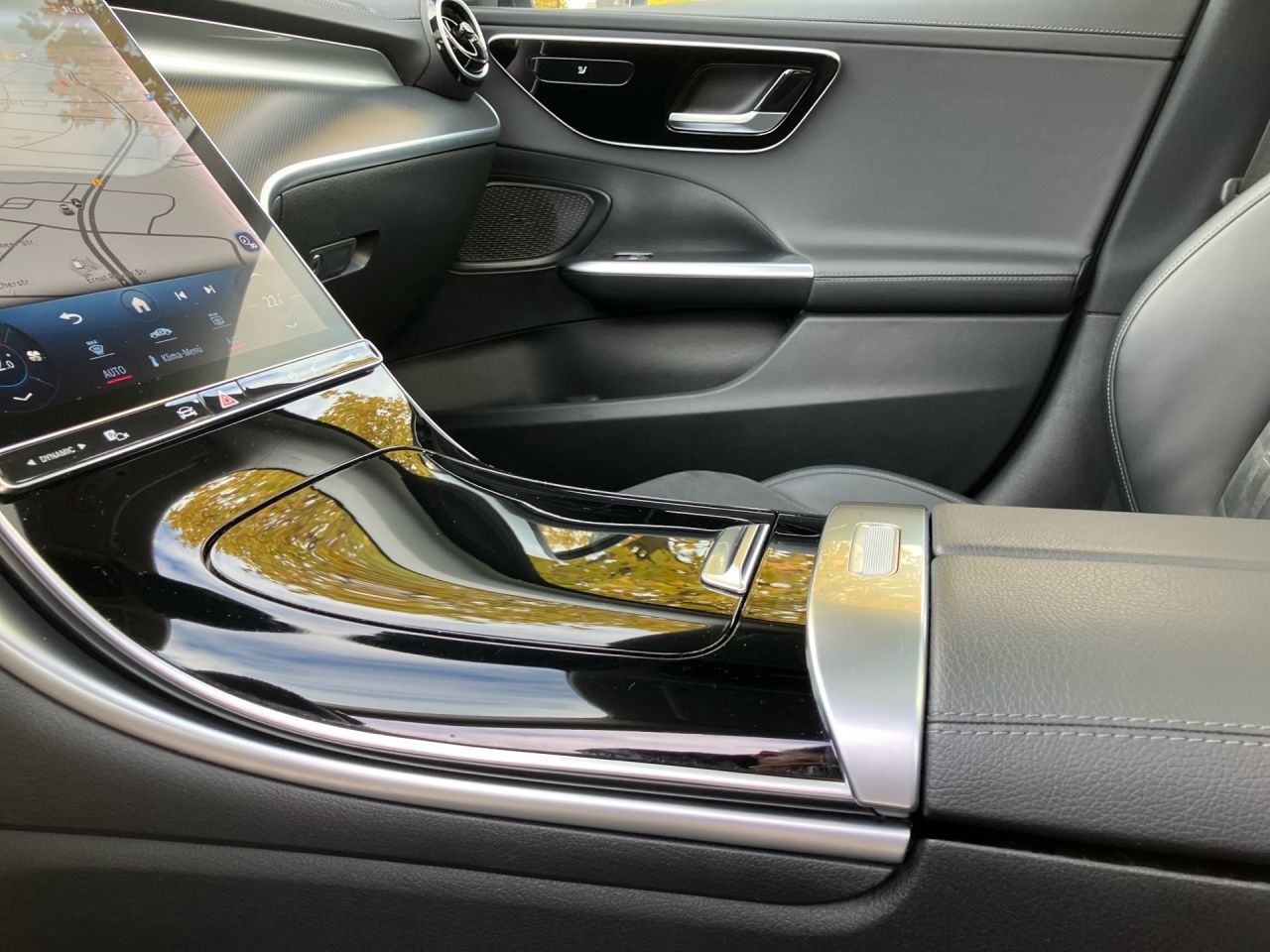 Fahrzeugabbildung Mercedes-Benz C 220 d T AMG Pano+Totw+LED+Ambi+Kamera+EasyPack