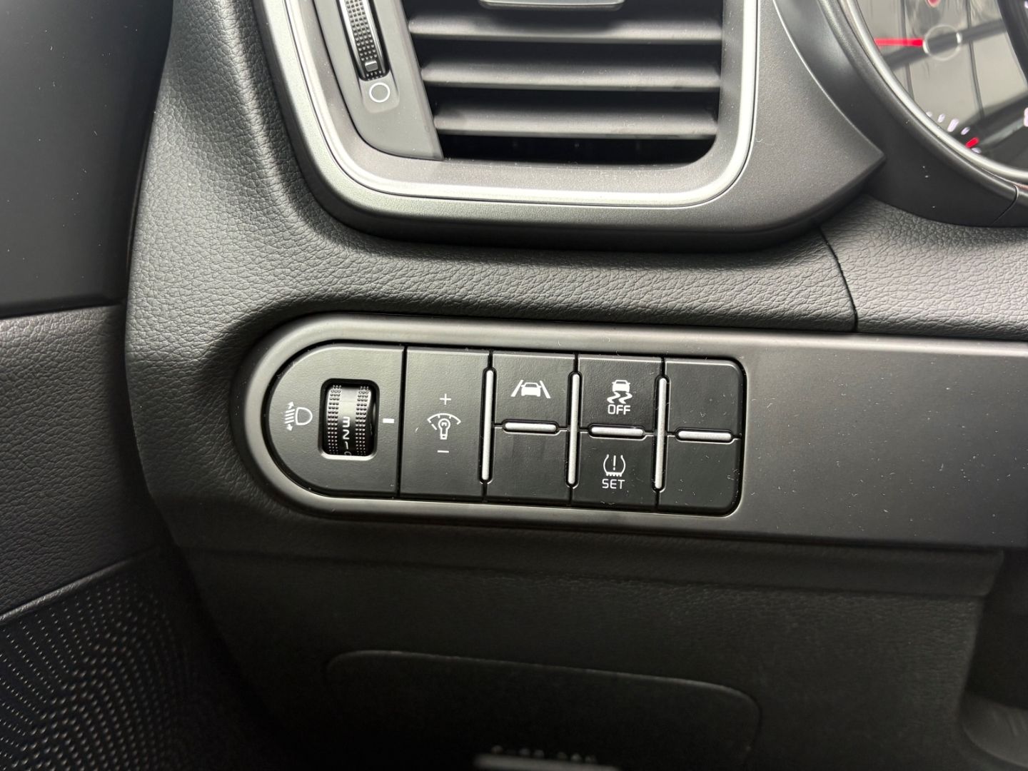 Fahrzeugabbildung Kia XCeed Core Navi Soundsystem LED Blendfreies Fern