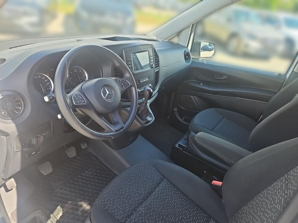 Fahrzeugabbildung Mercedes-Benz Vito 110 Kasten extralang 2 Sitze RFK Klima Holz