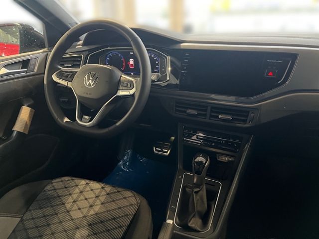 Fahrzeugabbildung Volkswagen Taigo 1.0 TSI DSG R-LINE GJR BLACK ROOF