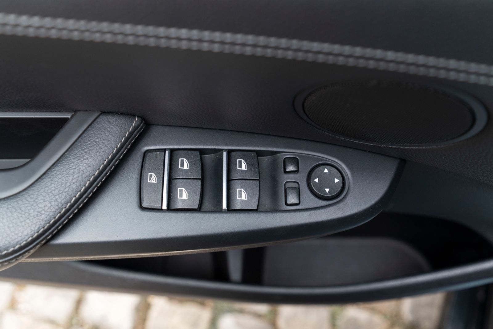 Fahrzeugabbildung BMW X3 xDrive35i M Sport HIFI KAM NAV SZH PANO M+S