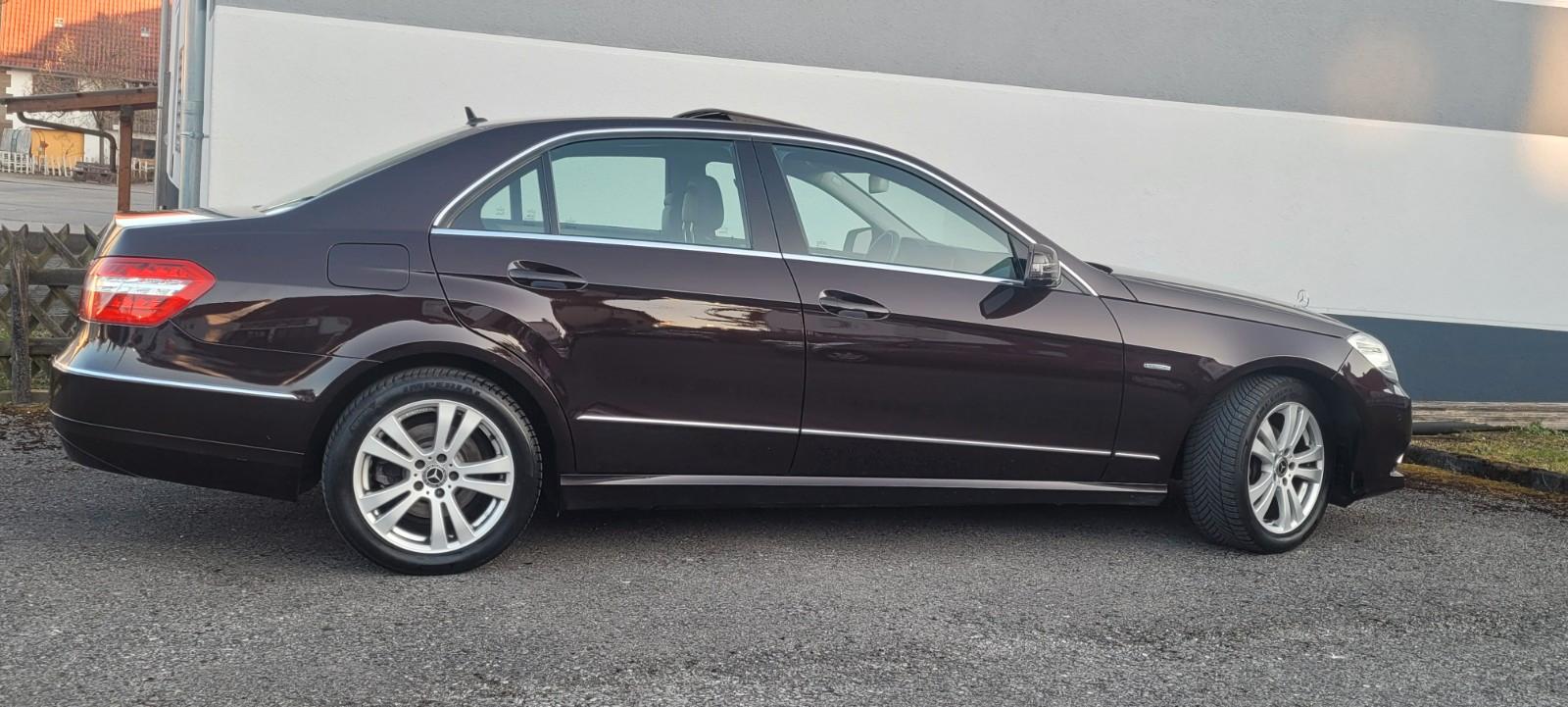 Mercedes-Benz E 220 CDI  Limo. Avantgarde Schiebedach,AHK,Navi