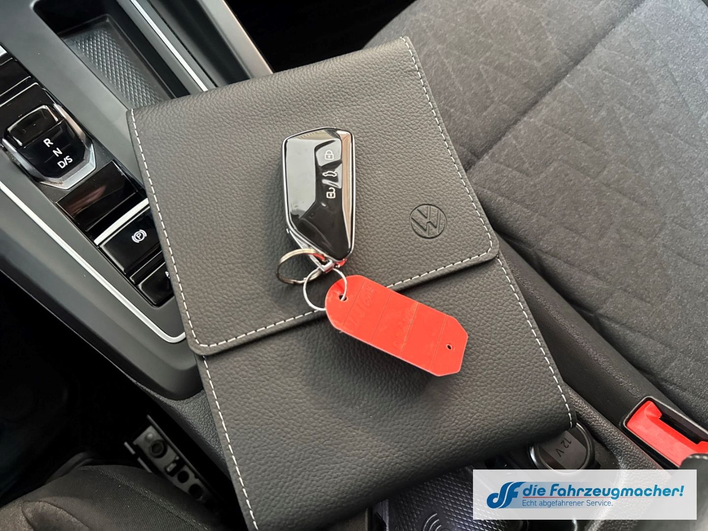 Fahrzeugabbildung Volkswagen Golf VIII 2.0 TDI 110 kW Life Digitales Cockpit