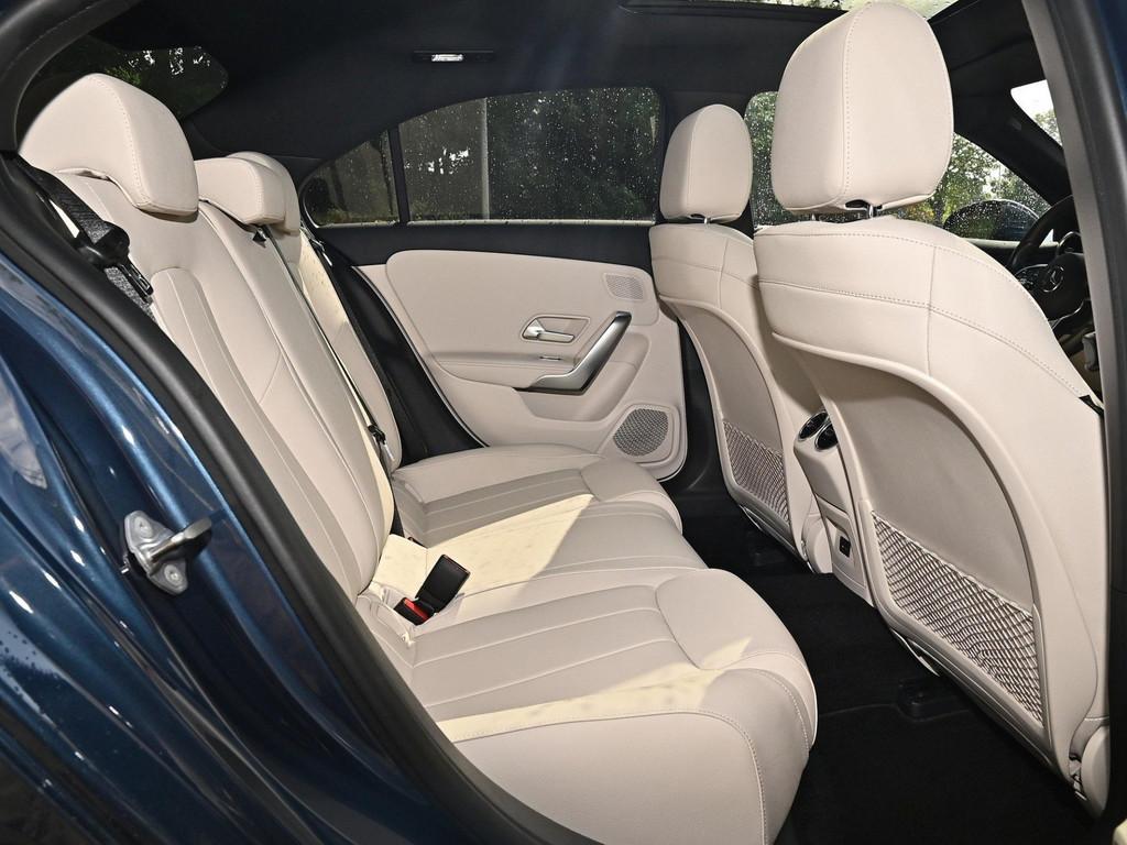 Mercedes-Benz A 250 Limo Progressive PANO MULTIB. LED 360° SHZ