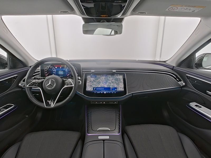 Fahrzeugabbildung Mercedes-Benz E 220 T d AVANTGARDE*Pano*AHK*Distronic*Totwink*