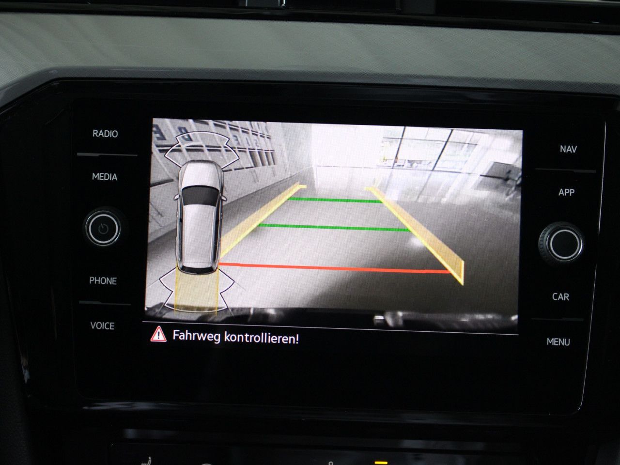 Fahrzeugabbildung Volkswagen Passat Variant 2.0 TDI SCR Business LED/CAM/ACC