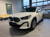 BMW iX2 30 xDrive Pano_Headup_DrivAssProf_HarmanKard - BMW iX2 mit Schiebedach