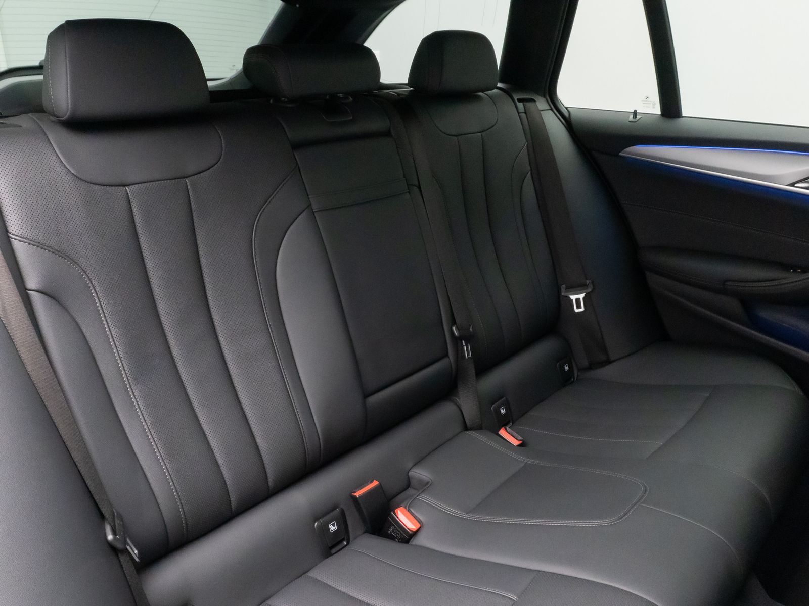 Fahrzeugabbildung BMW 520d Kamera DAB 4xKlima Leder M Sport AHK Alarm