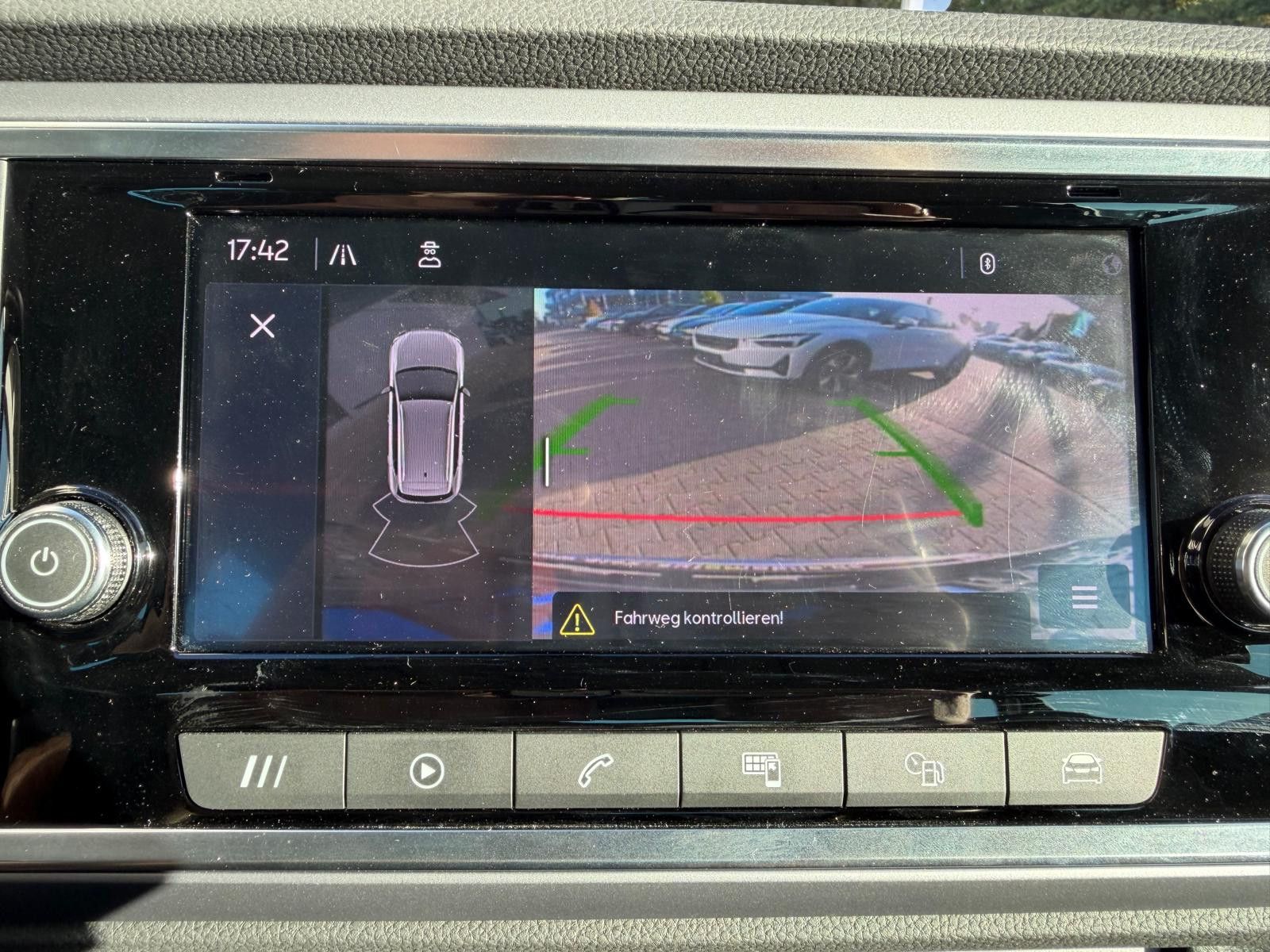 Fahrzeugabbildung SEAT Ateca 2.0TDI FR-Line VIRTU+LED+SHZ+KAM+TEMP+AHK+