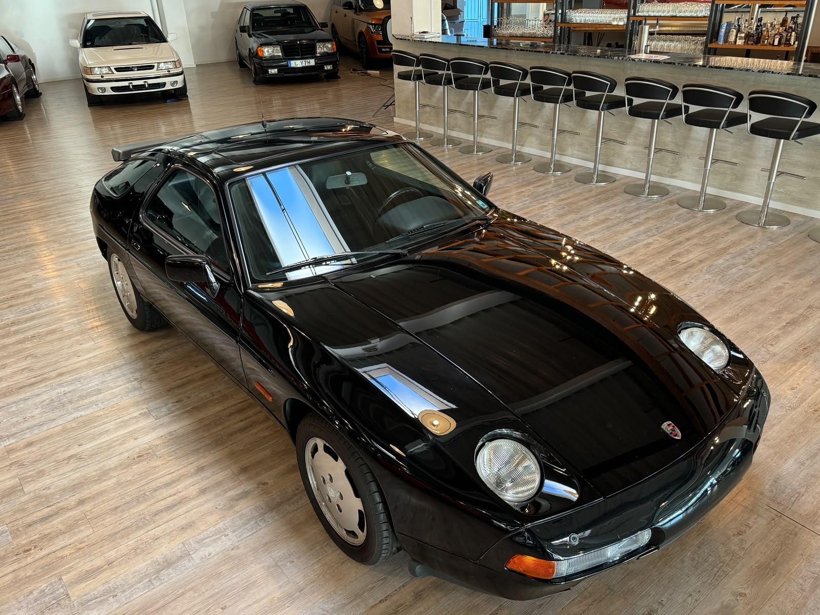 Porsche 928 S4