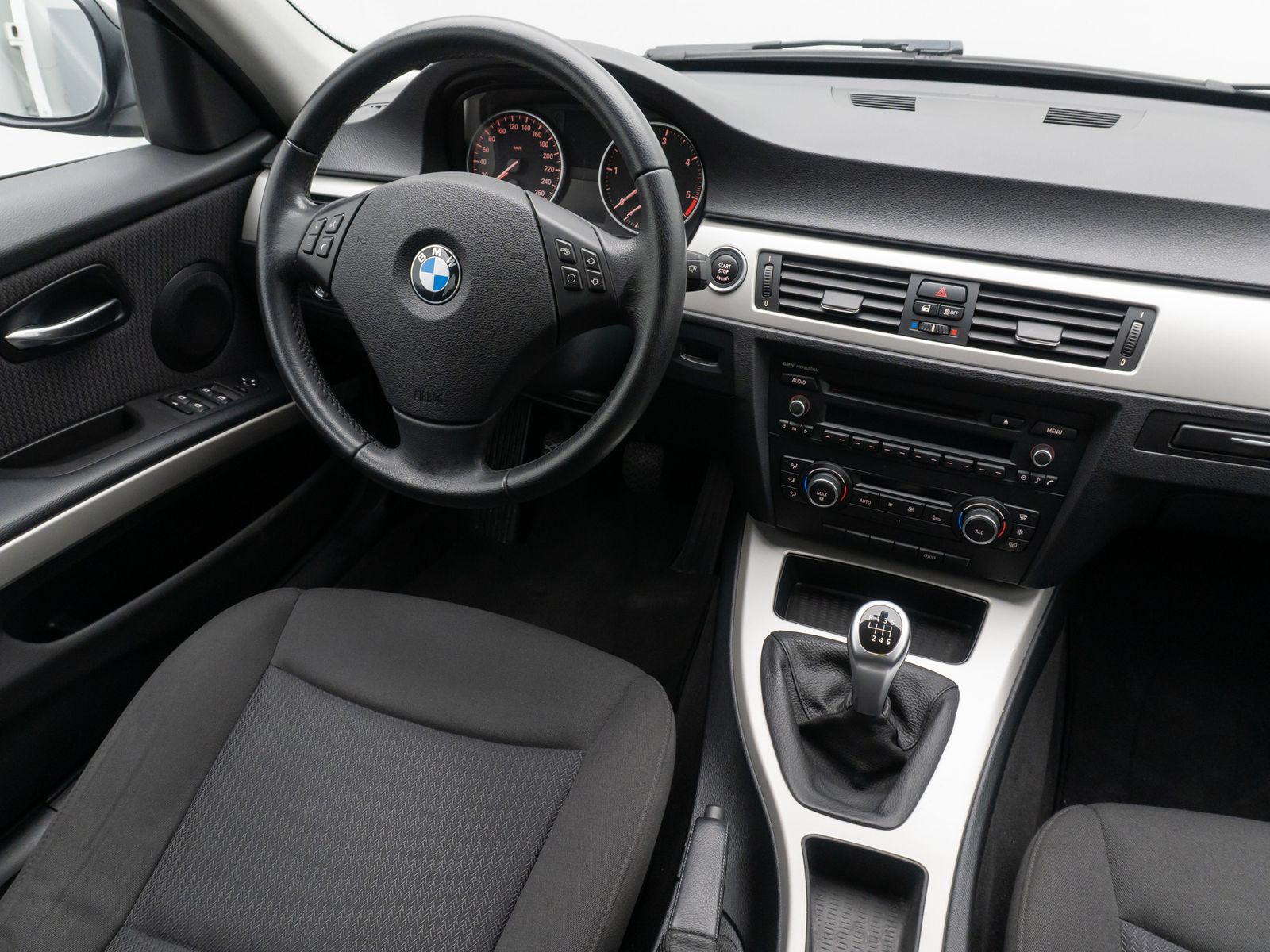 Fahrzeugabbildung BMW 316d Touring PDC KlimaAut Tempomat Multilenkrad