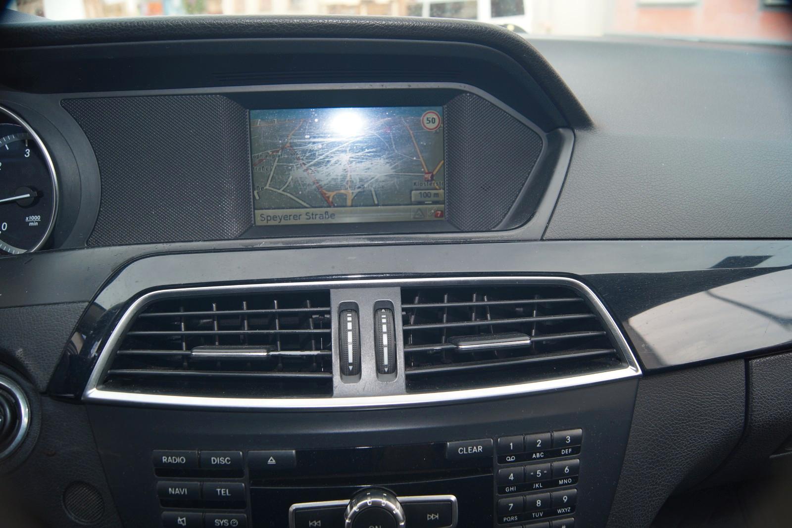 Mercedes-Benz C180 2014 — photo 28