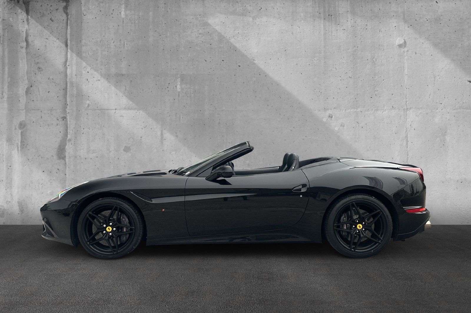Fahrzeugabbildung Ferrari California T*All Black*