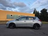 Toyota Auris Hybrid Edition-S 1,8-l-VVT-i Edition-S - Toyota Auris mit Benzin-Antrieb: Automatik