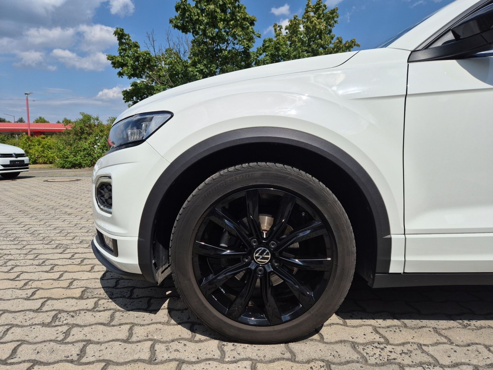 Fahrzeugabbildung Volkswagen T-Roc Cabriolet TSI R-Line LED Navi AID ACC PDC