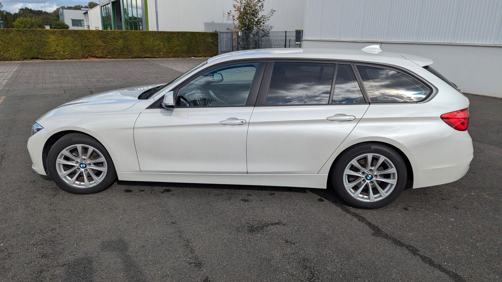 BMW 318d Touring Advantage A/T - AHK + Standheizung