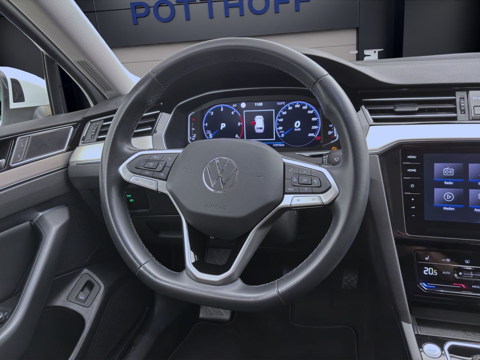 Volkswagen Passat Variant - Bild 12