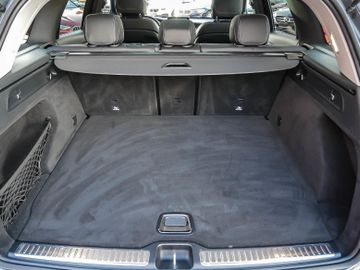 Fahrzeugabbildung Mercedes-Benz GLC 300 4Matic 9G-TRONIC PANORAMA ANHZV AMG 360°