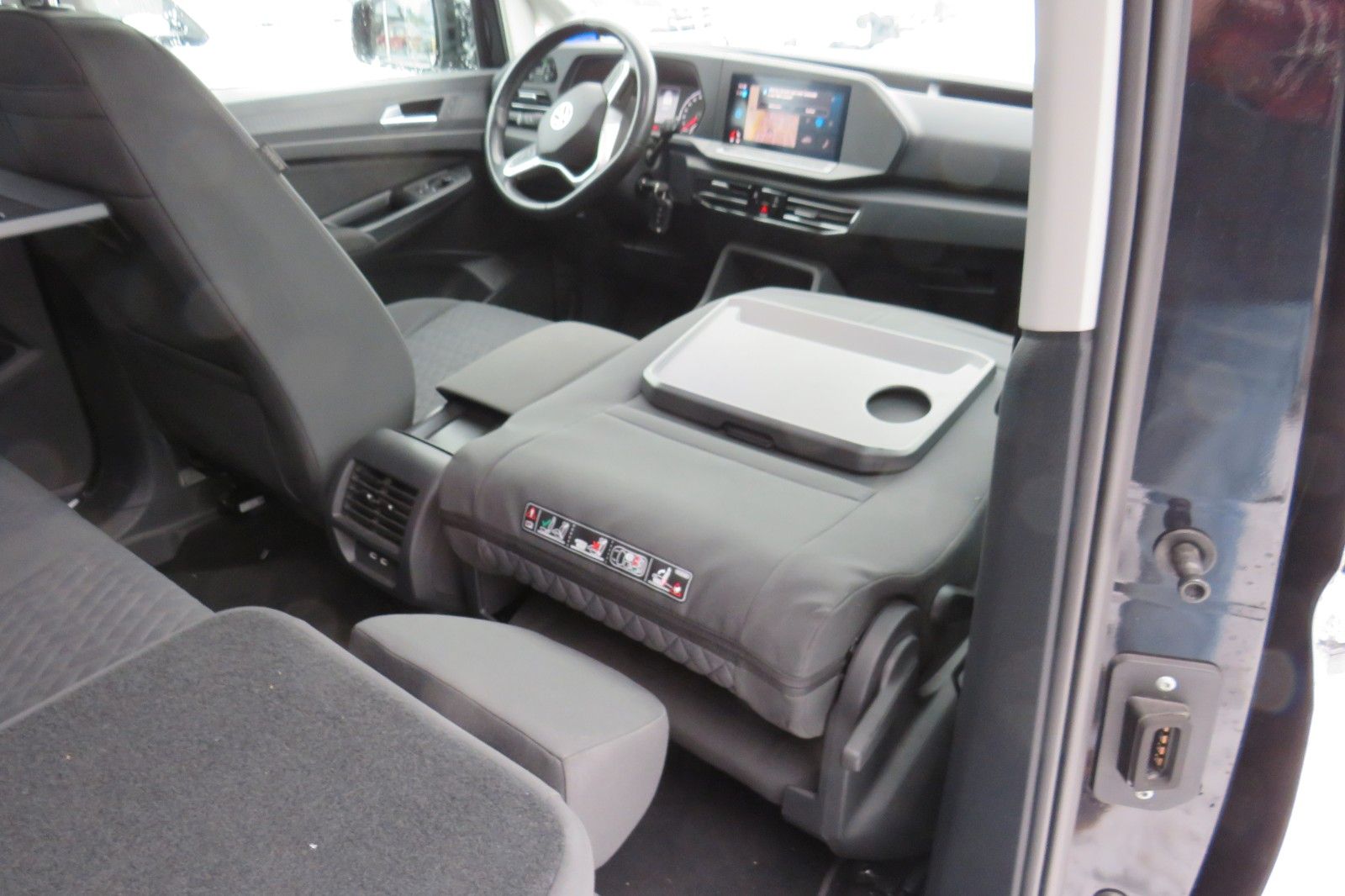 Fahrzeugabbildung Volkswagen Caddy Life DSG NAVI PDC SITZHEIZUNG 1.HD