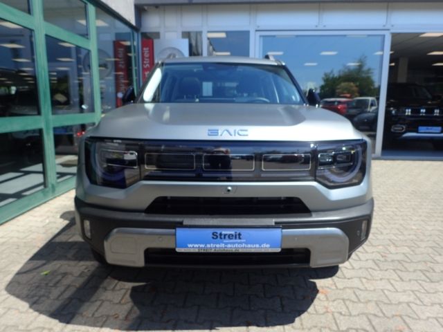 Fahrzeugabbildung BAIC BJ30 4WD HEV El. Panodach Leder digitales Cockpi