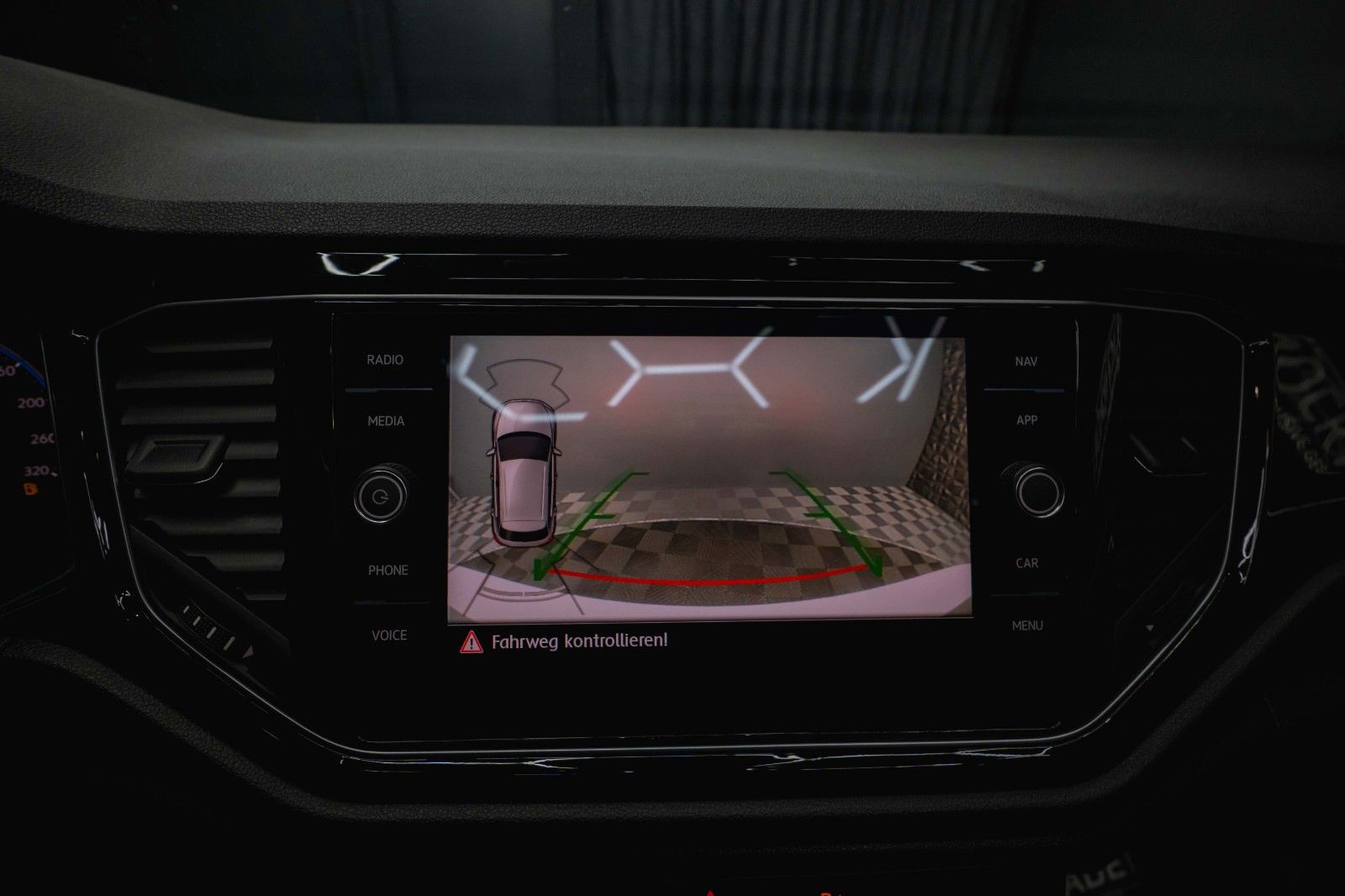 Fahrzeugabbildung Volkswagen T-Roc R 4Motion Performance *ACC*DCC*Pano*LED*