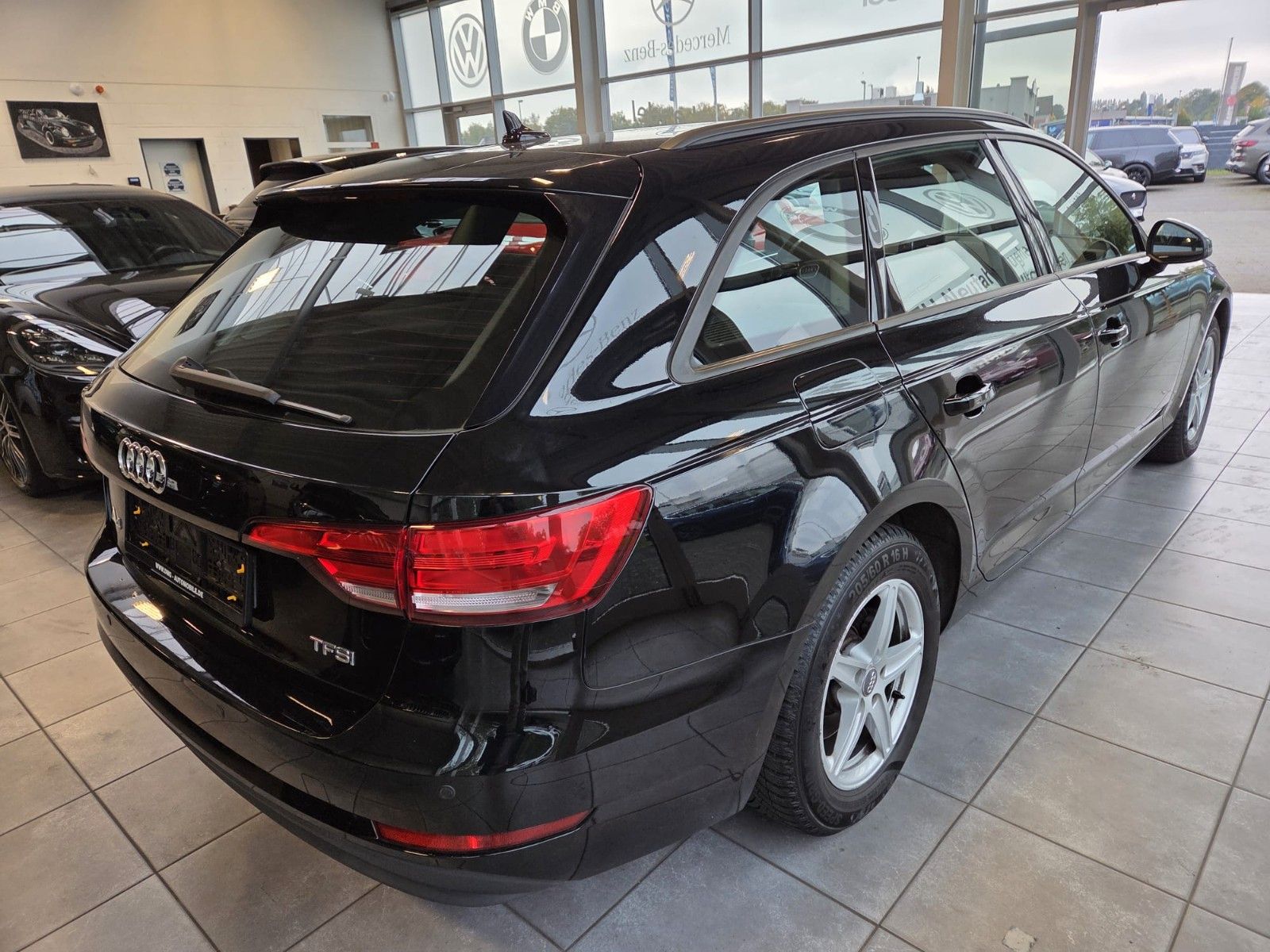 Fahrzeugabbildung Audi A4 Avant basis