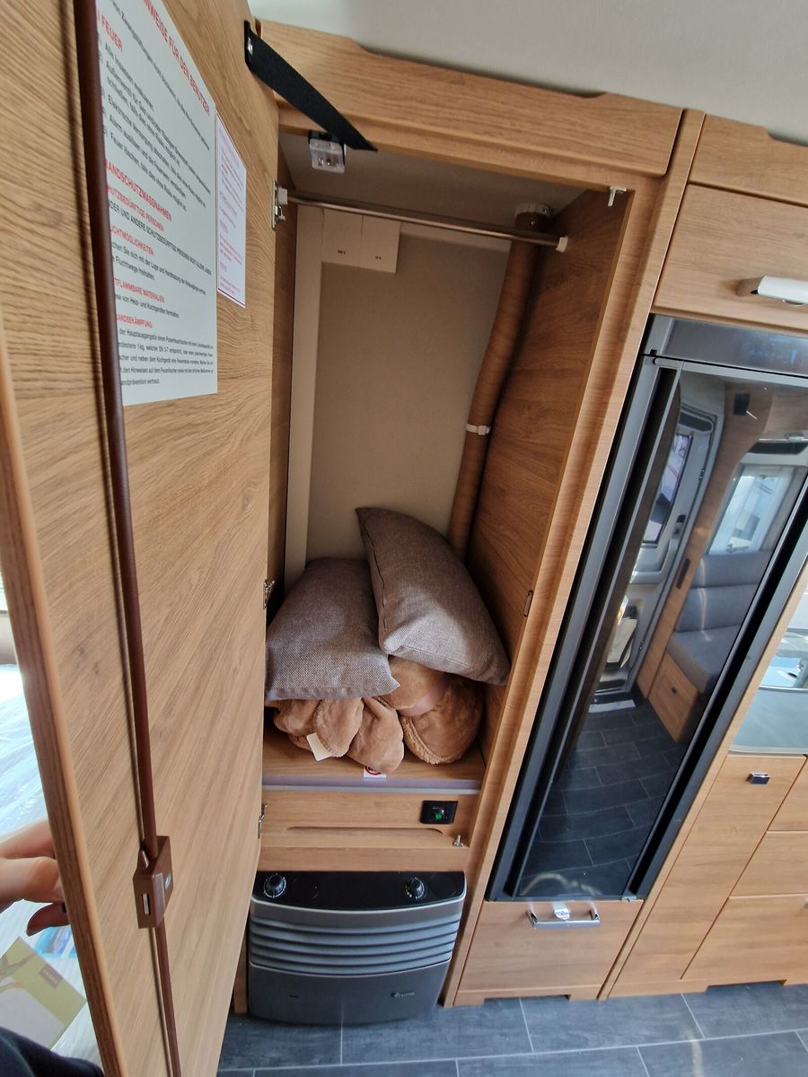 Fahrzeugabbildung Tabbert Da Vinci 495 HE 2.3 2.000kg, Ambiente, Glatt