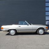 Mercedes-Benz Mercedes Benz 300 SL, R107, rauchsilbermet... - Mercedes-Benz SL 300: R107