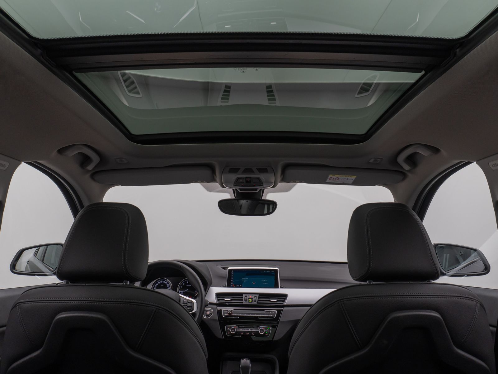 Fahrzeugabbildung BMW X1 xD25e Panorama DAB Navi Parkassistent Sport