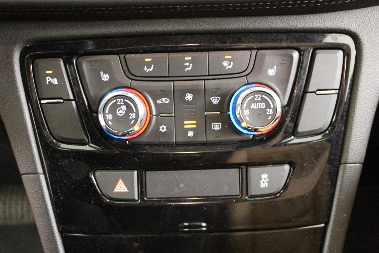 Fahrzeugabbildung Opel Mokka X 1.4 1.4 Turbo, Innovation,Automatik