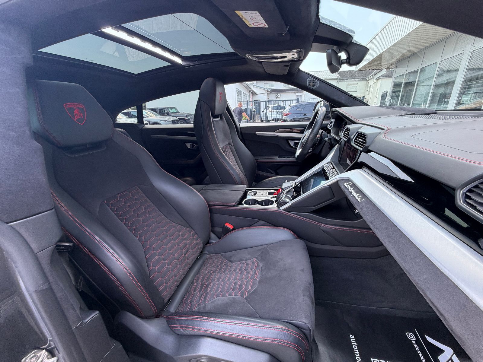 Fahrzeugabbildung Lamborghini Urus/PANO/23ZOLL/B&O-3D/360KAM/HEAD-UP