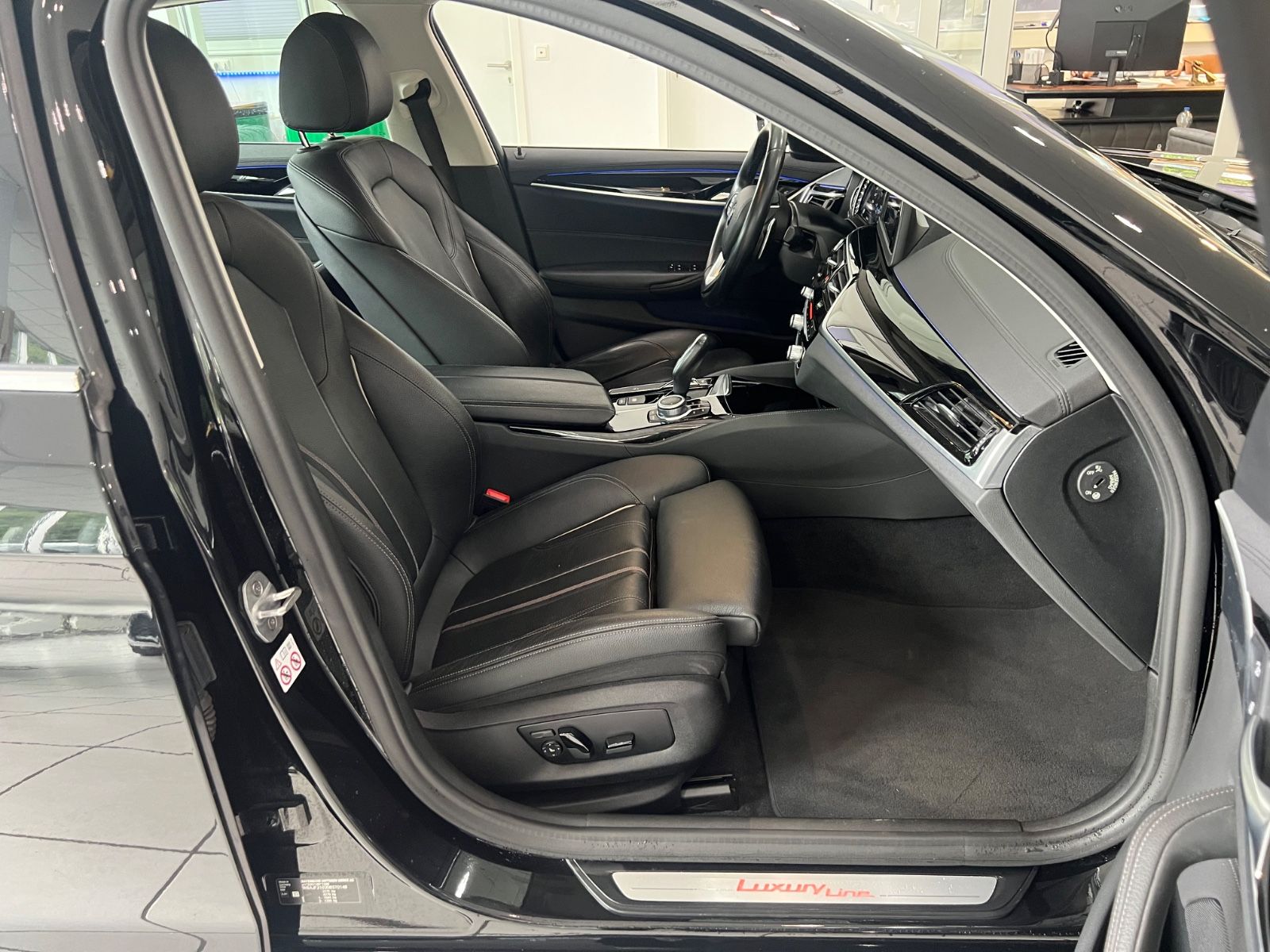 Fahrzeugabbildung BMW 520 d Lim. Luxury Line