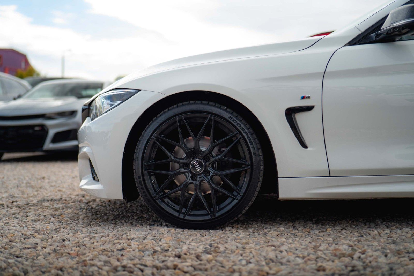 Fahrzeugabbildung BMW 420i M Sport Coupe Shadow Line Performance LCI