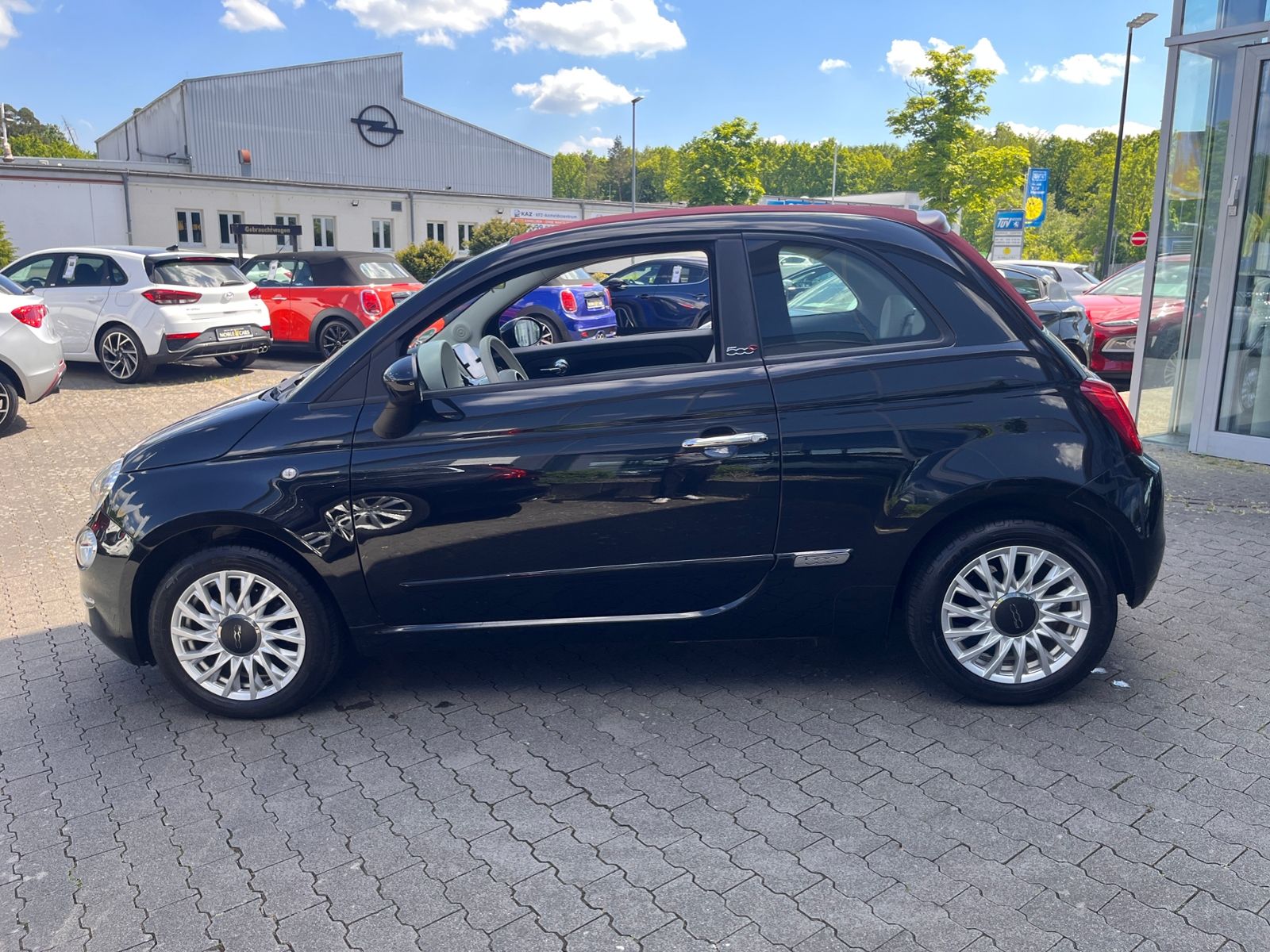 Fahrzeugabbildung Fiat 500C Lounge NAVI PDC ALU