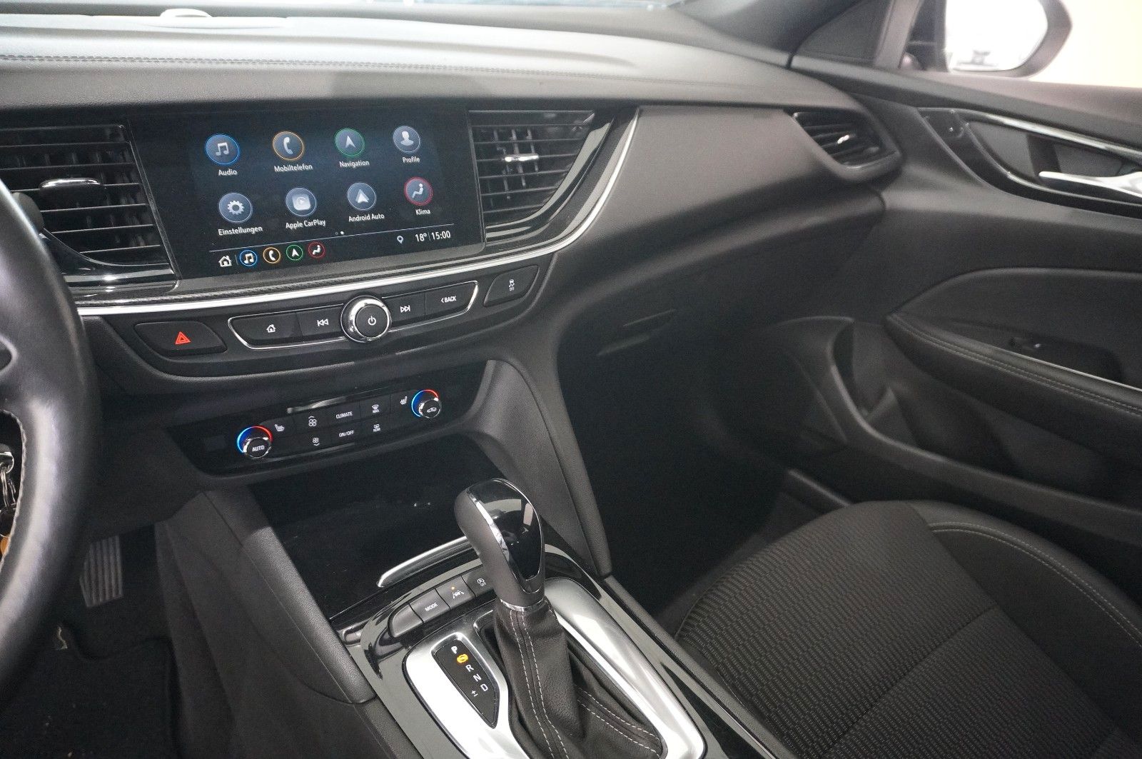 Fahrzeugabbildung Opel Insignia B ST 2.0T ELEGANCE NAVI/LED/VIRT/SH/DAB