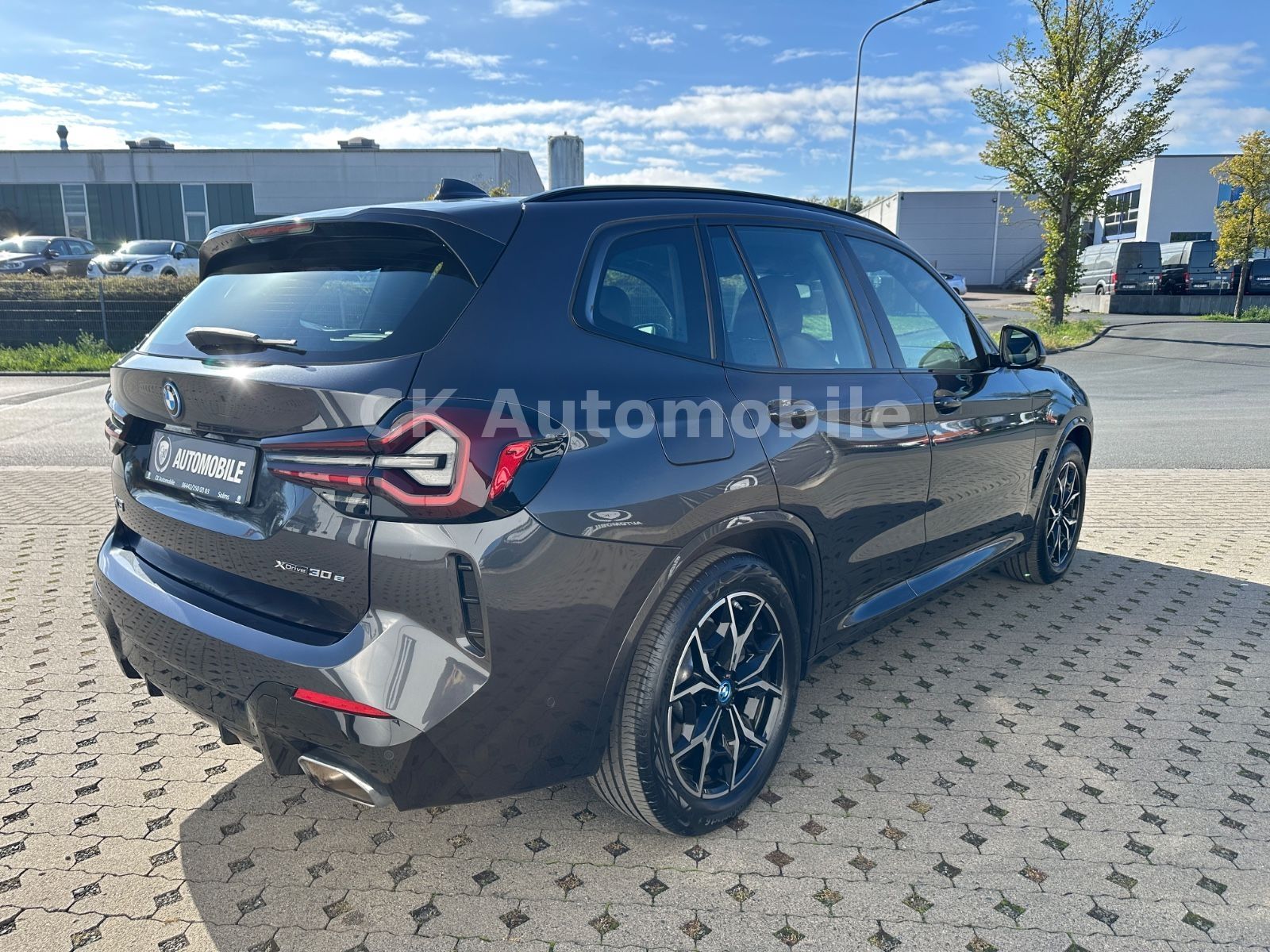 Fahrzeugabbildung BMW X3 xDrive30e M-Sport/Navi/Laser/Head-Up/Kamera