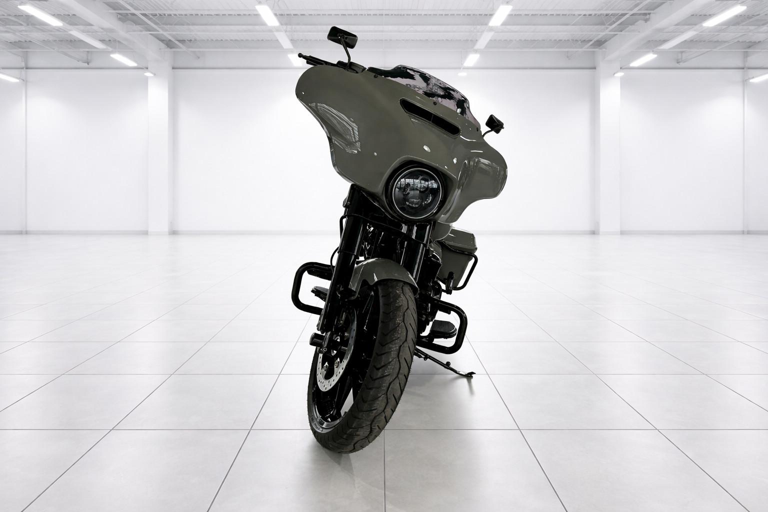 Harley-Davidson Street Glide 107 APE